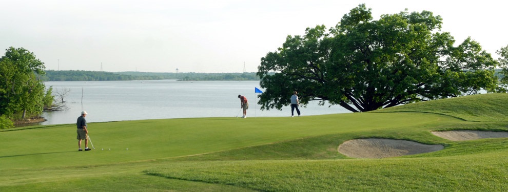 A picture of The Fred Arbanas Golf Course Signature Hole overlooking Longview Lake